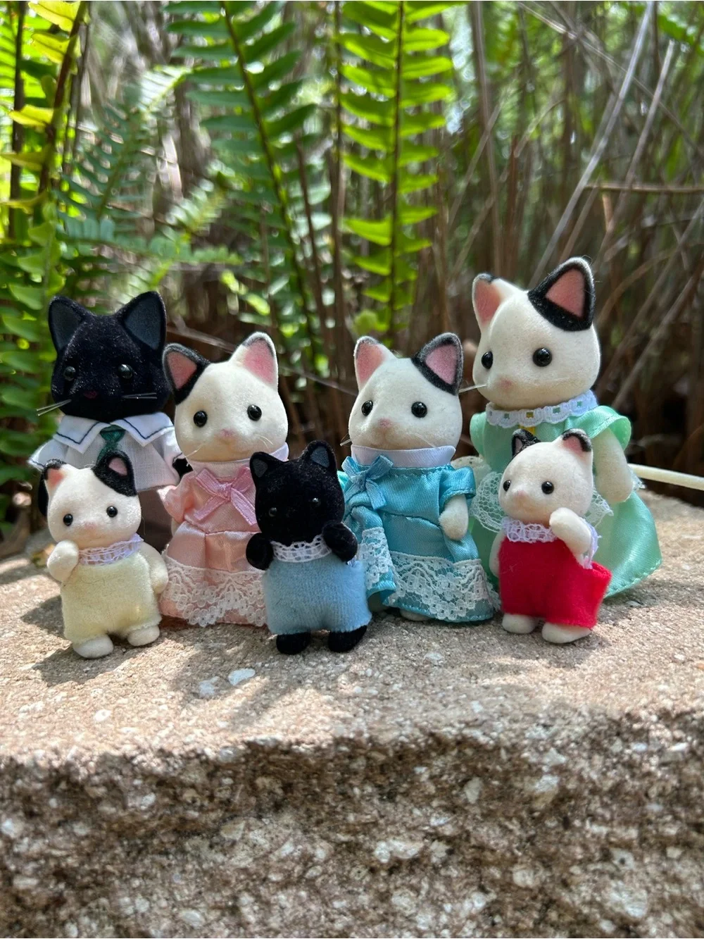 Calico Critters Tuxedo Family ~ - Picture 2 of 2